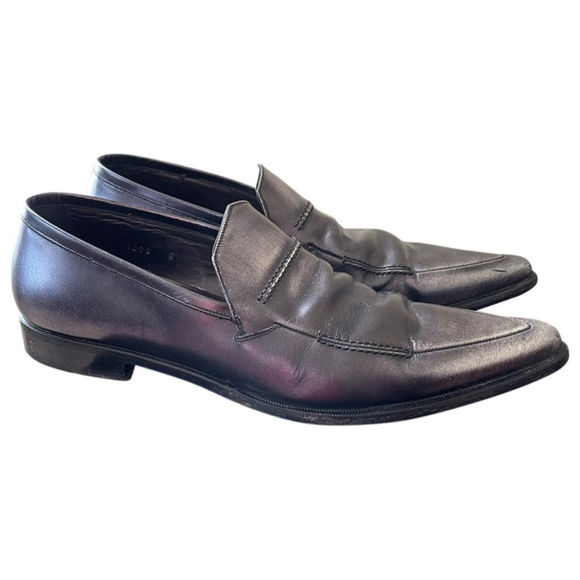 MENS VINTAGE DOLCE & GABBANA SILVER LEATHER FLATS. SIZE 9.5 BUT RUNS LARGE